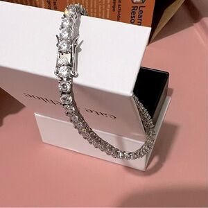 Tennis bracelet - women’s